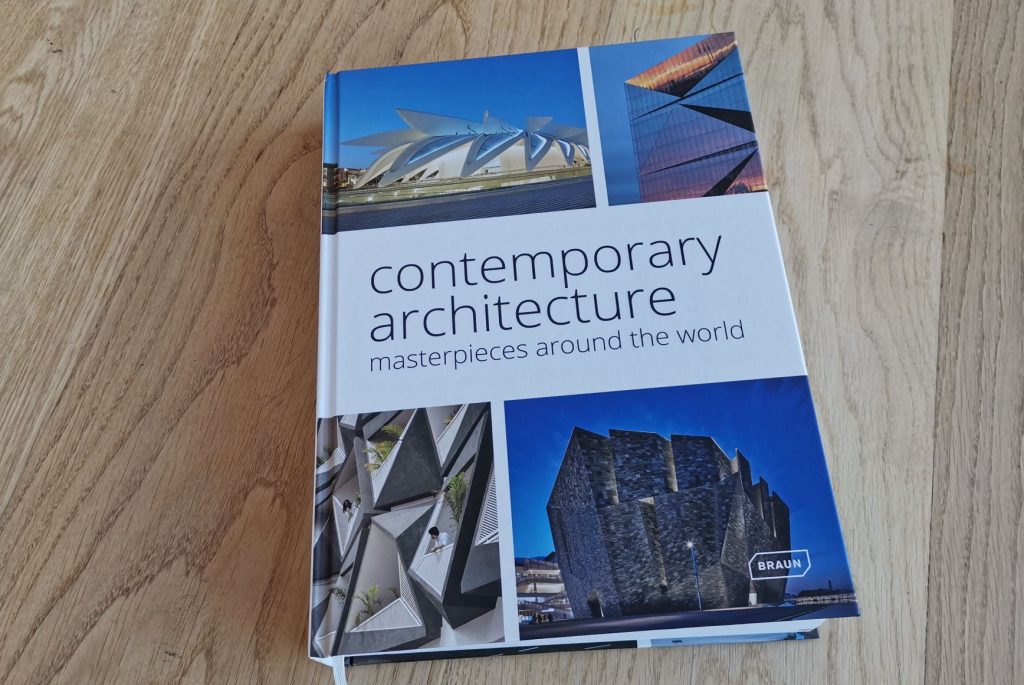 Bedrijfsgebouw Pieter Braaijweg in 'Contemporary Architecture'. KOW